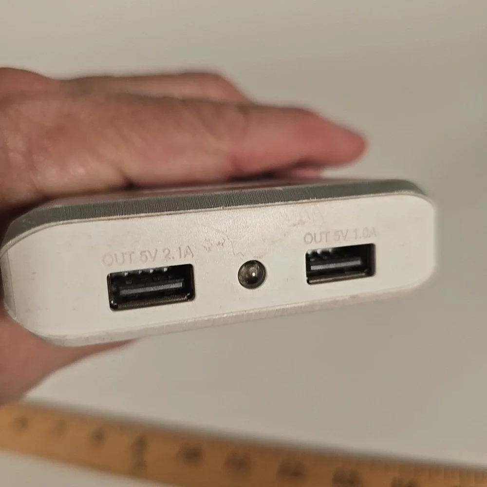18650  Power Bank Case w/ Wireless‎ Charger No Power Cord Tested And Works
